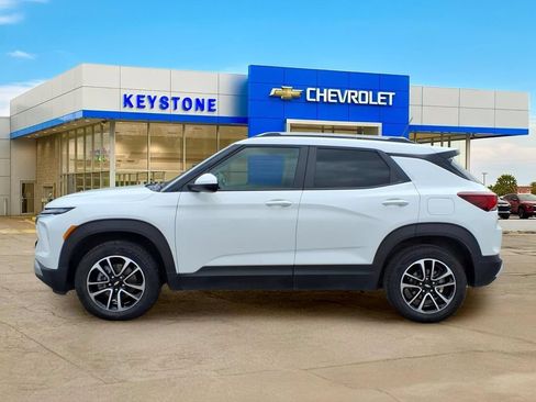 Used 2025 Chevrolet TrailBlazer LT AWD/4WD image 4