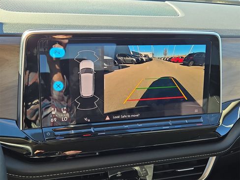 Used 2024 Volkswagen Atlas SE image 18