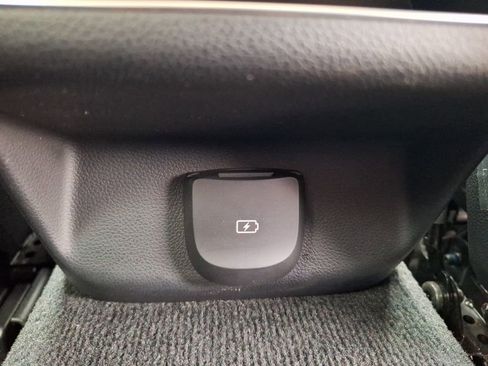 Used 2022 Genesis GV70 2.5T image 18