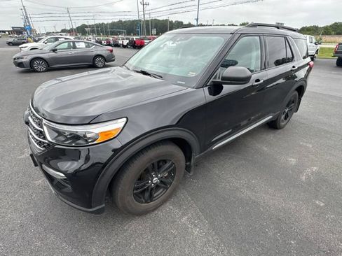 Used 2020 Ford Explorer XLT w/ Equipment Group 202A AWD/4WD image 1