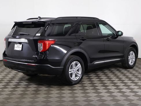 Used 2023 Ford Explorer XLT AWD/4WD image 9