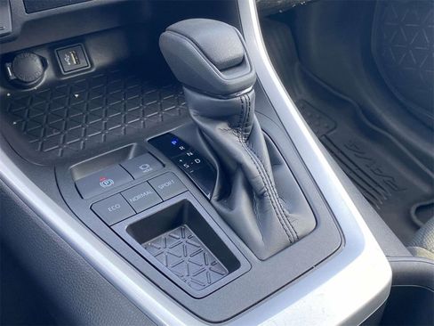 Used 2023 Toyota RAV4 XLE image 28