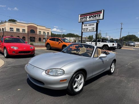 Used 1999 MAZDA MX-5 Miata RWD image 18