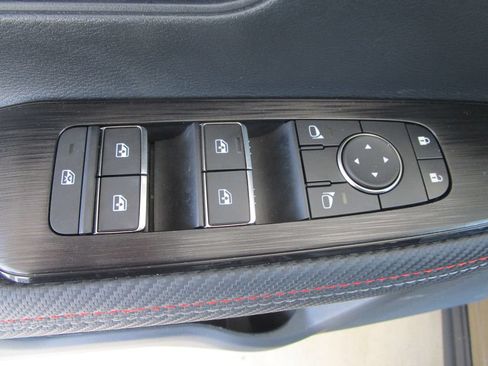 Used 2025 Nissan Kicks SR AWD/4WD image 22