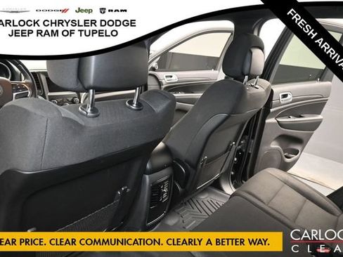 Used 2020 Jeep Grand Cherokee Laredo AWD/4WD image 25