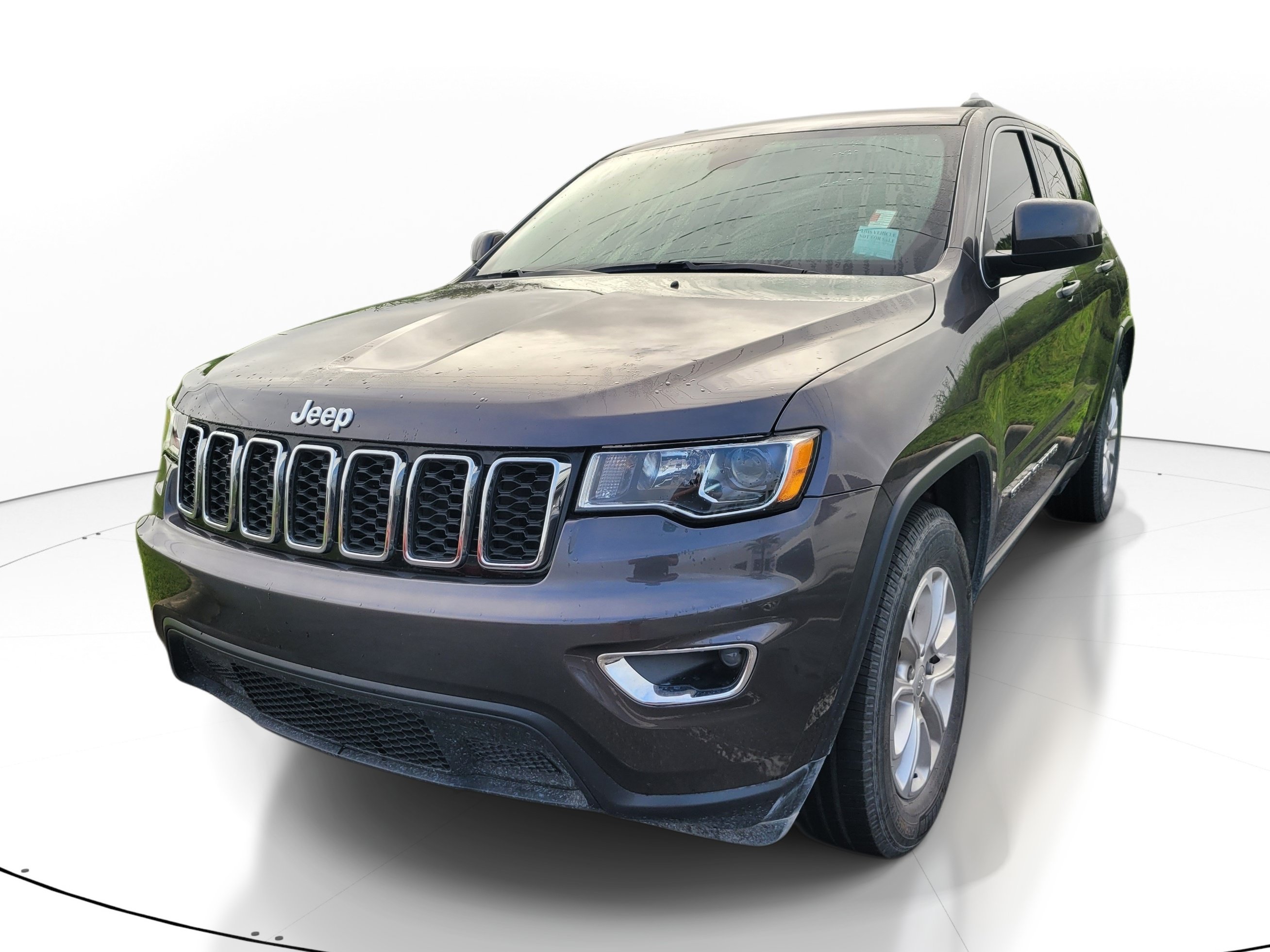 Used 2021 Jeep Grand Cherokee Laredo AWD/4WD image 3