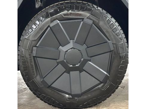 Used 2024 Tesla Cybertruck AWD Crew Cab image 11