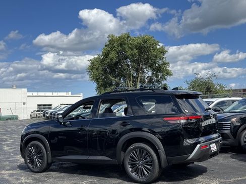 New 2026 Nissan Pathfinder SL AWD/4WD image 14
