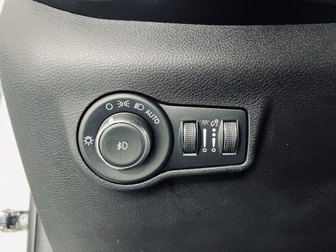 Used 2023 Jeep Compass Trailhawk image 22