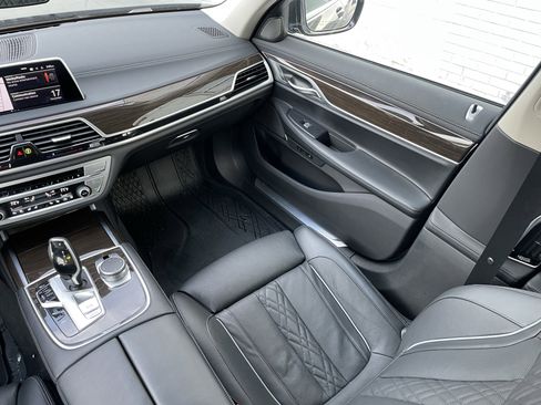 Used 2022 BMW 750i xDrive 750i xDrive image 18