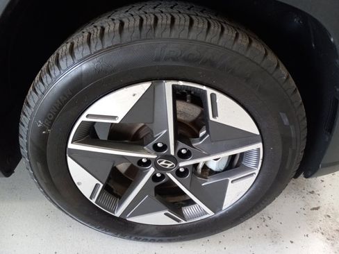 Used 2025 Hyundai Tucson SEL FWD image 4