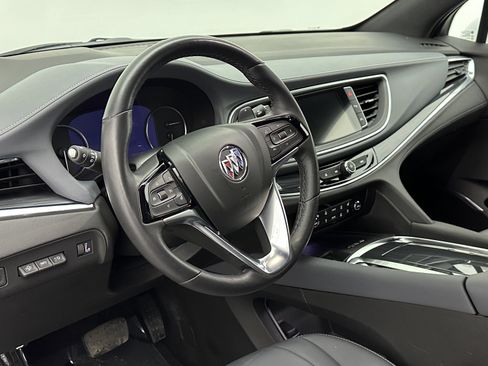 Used 2024 Buick Enclave Premium image 8