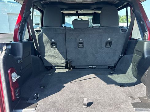 Used 2022 Jeep Wrangler Unlimited Sport AWD/4WD image 19