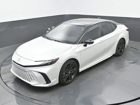 Used 2025 Toyota Camry XSE image 16