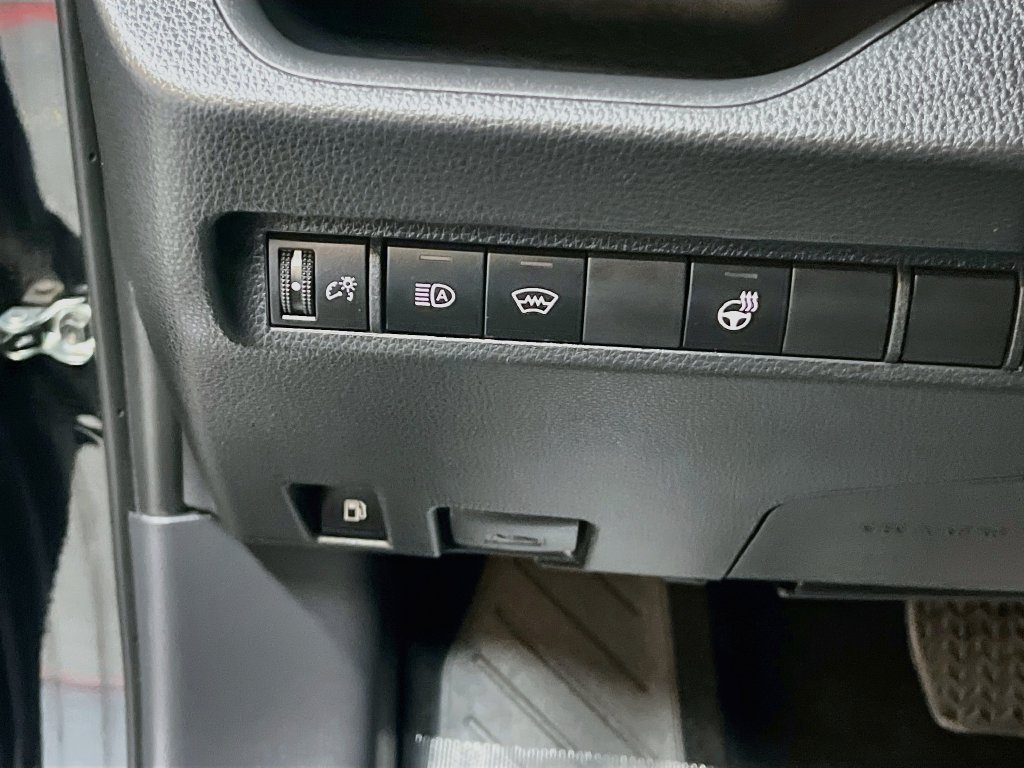Used 2025 Toyota RAV4 XLE w/ Weather Package AWD/4WD image 10