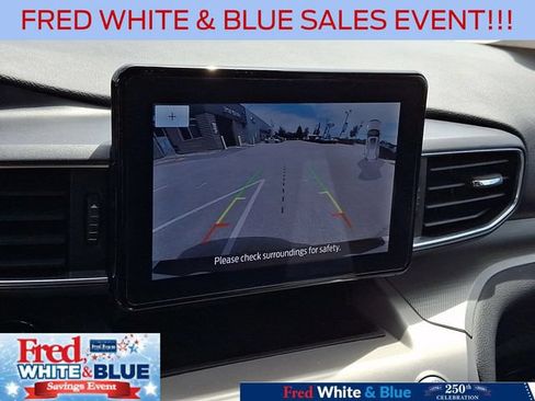 Certified 2022 Ford Explorer XLT w/ Equipment Group 202A AWD/4WD image 24