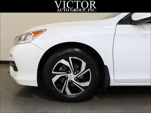 Used 2017 Honda Accord LX image 5