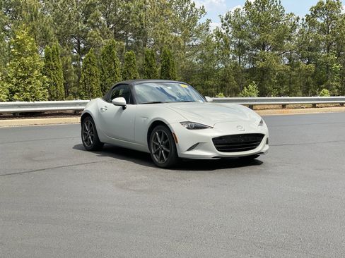 Used 2016 MAZDA MX-5 Miata Grand Touring RWD image 22