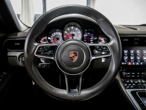 Used 2019 Porsche 911 Carrera S image 10