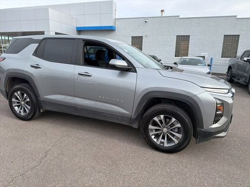 Used 2025 Chevrolet Equinox LT image 12