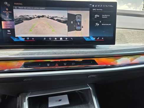 Used 2023 BMW i7 xDrive60 AWD/4WD image 21