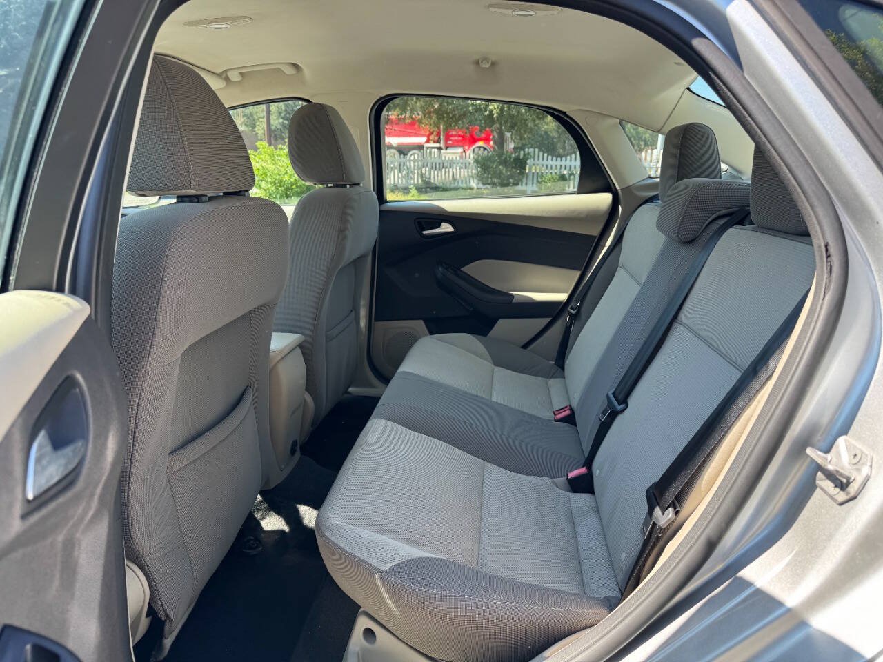 Used 2014 Ford Focus SE FWD image 10
