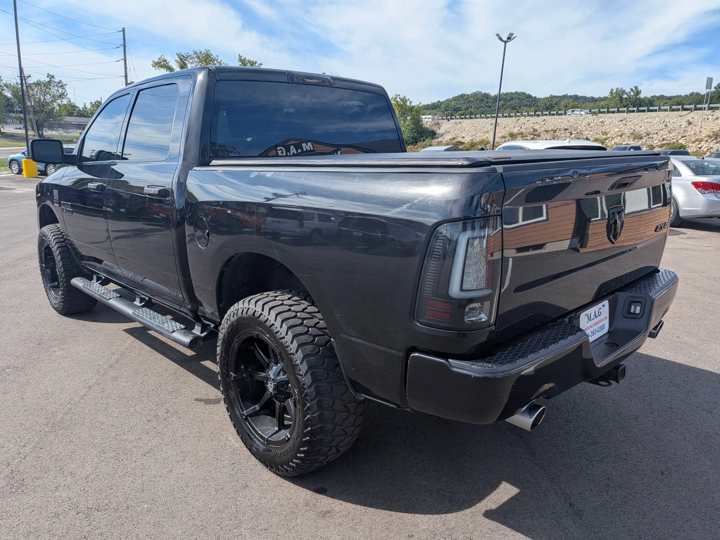 Used 2018 RAM 1500 Express w/ Black Ram 1500 Express Group AWD/4WD image 4