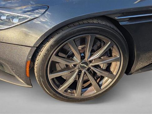 Used 2020 Aston Martin DB11 Volante image 19