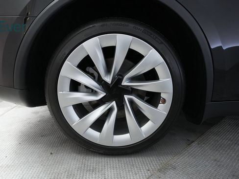Used 2026 Tesla Model Y 2WD image 22