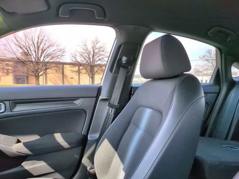 Used 2024 Honda Civic Sport image 31