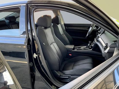 Used 2018 Honda Accord EX image 26