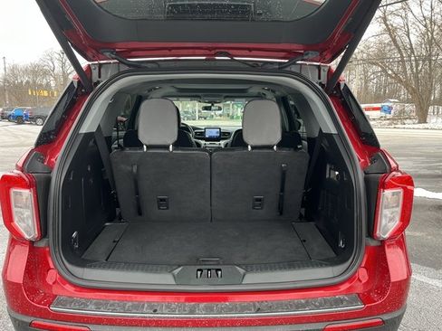Used 2023 Ford Explorer XLT w/ Equipment Group 202A AWD/4WD image 14