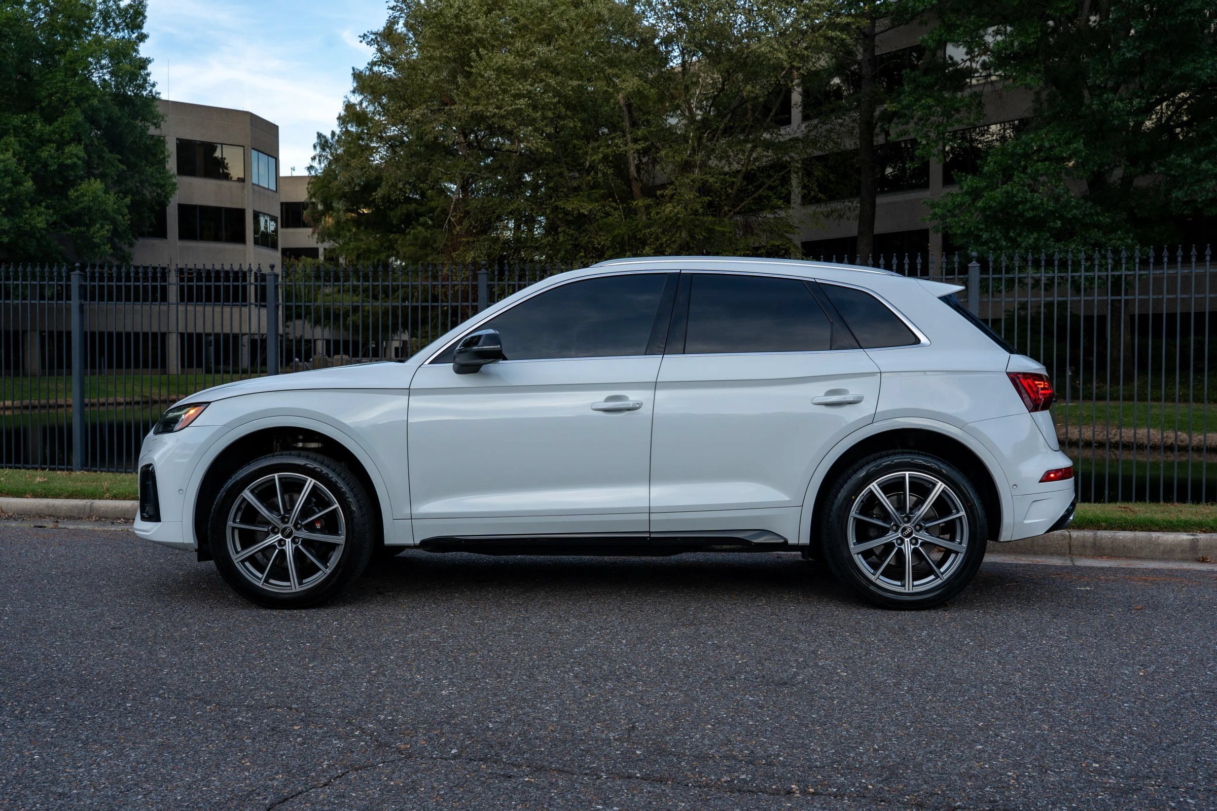 Used 2021 Audi SQ5 Prestige w/ Prestige Package AWD/4WD image 9