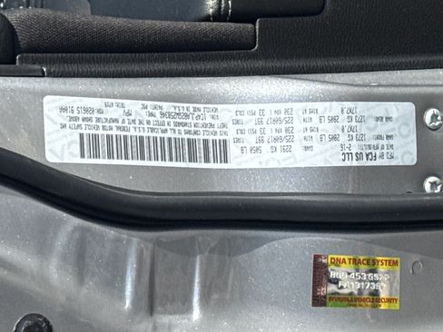 Used 2016 Jeep Cherokee Sport w/ Cold Weather Group FWD image 33