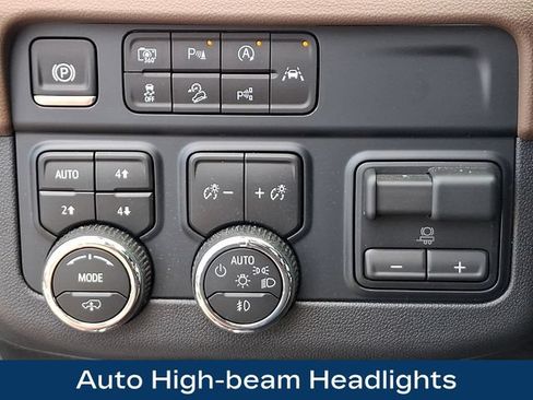 Used 2026 Chevrolet Tahoe High Country AWD/4WD image 9