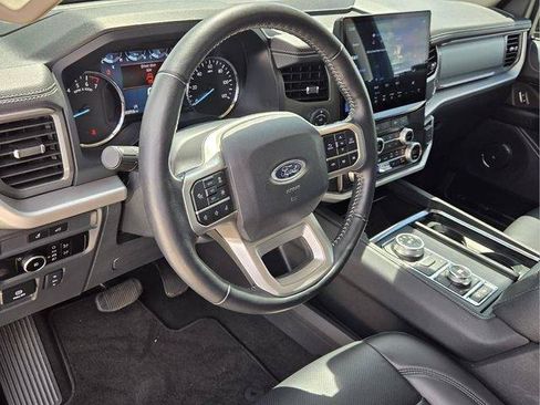 Used 2024 Ford Expedition XLT AWD/4WD image 12