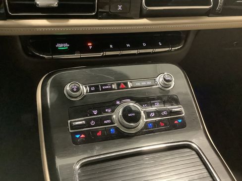 Used 2021 Lincoln Nautilus Reserve w/ Equipment Group 201A AWD/4WD image 16