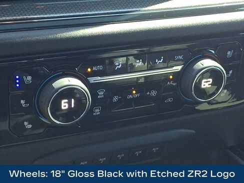 Used 2025 Chevrolet Silverado 2500 ZR2 AWD/4WD image 14