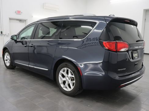 Used 2020 Chrysler Pacifica Limited FWD image 5
