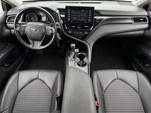 Used 2024 Toyota Camry SE image 10