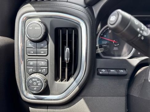Used 2020 Chevrolet Silverado 1500 High Country w/ Technology Package AWD/4WD image 18