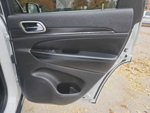Used 2018 Jeep Grand Cherokee Limited RWD image 35