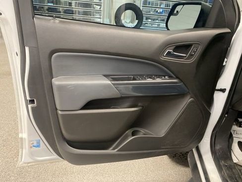 Used 2015 Chevrolet Colorado Z71 image 25