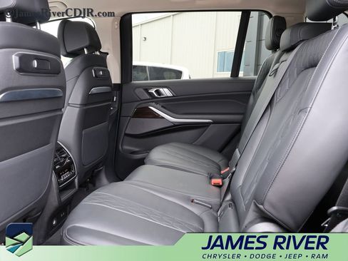 Used 2025 BMW X7 xDrive40i AWD/4WD image 19