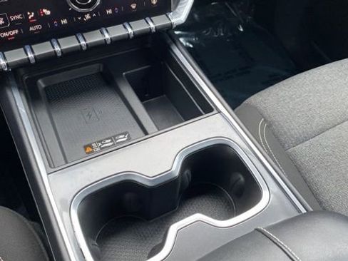 Used 2025 GMC Acadia Elevation image 35