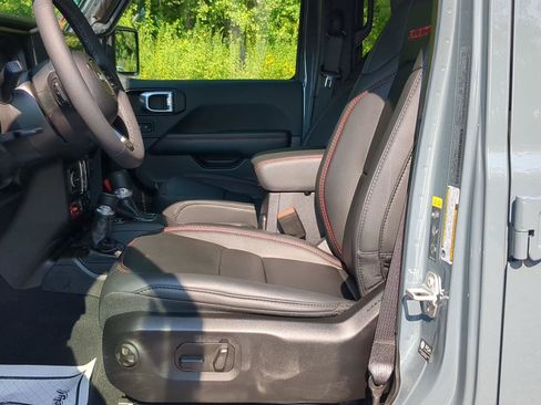 Used 2026 Jeep Gladiator Rubicon AWD/4WD image 11