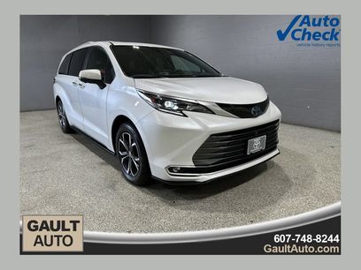 Certified 2025 Toyota Sienna Platinum