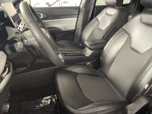 Used 2024 Jeep Compass Latitude image 20