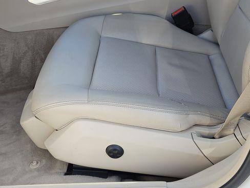 Used 2016 Mercedes-Benz E 350 Sedan image 23