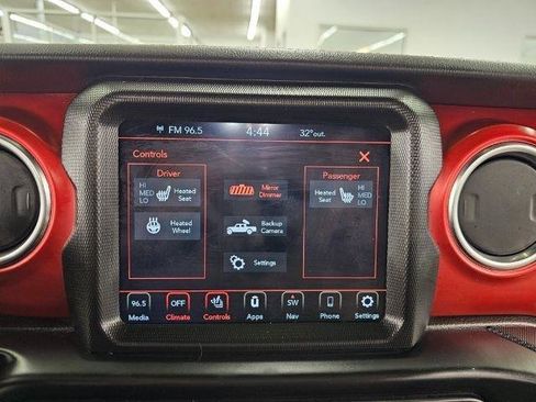 Used 2022 Jeep Gladiator Rubicon w/ Cold Weather Group image 17